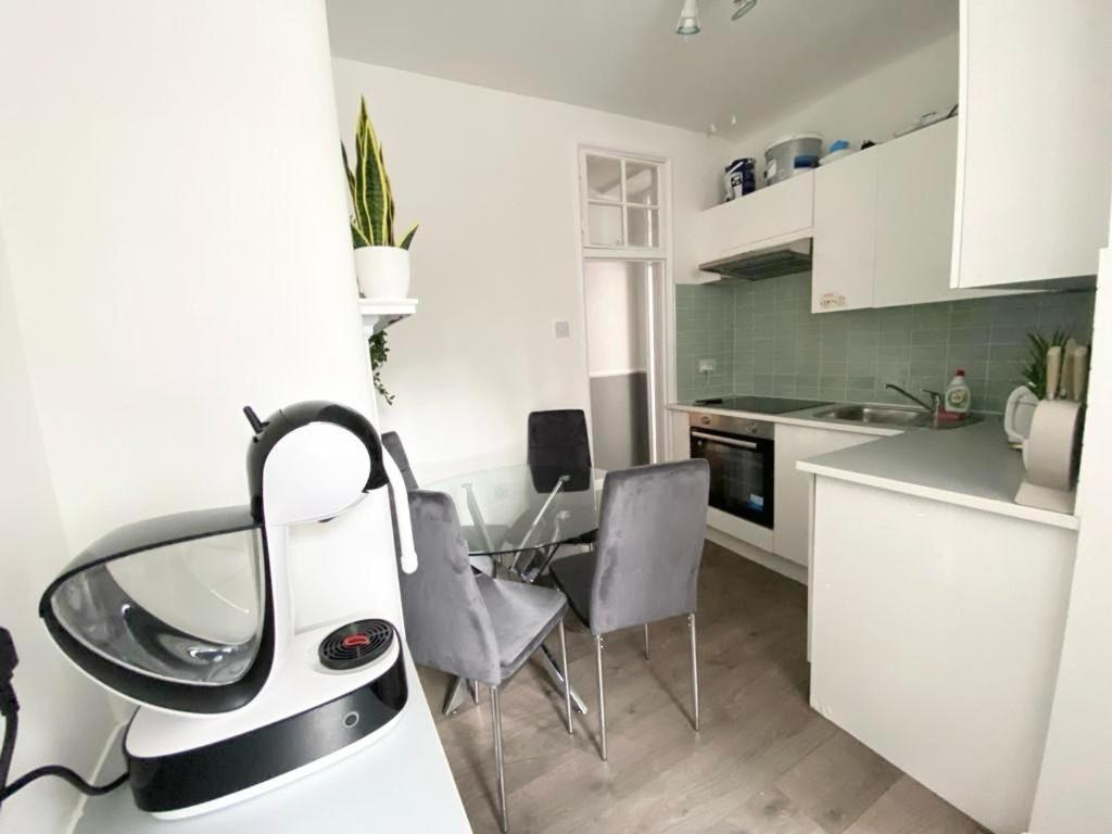 Apartment St Pracras Heaven London
